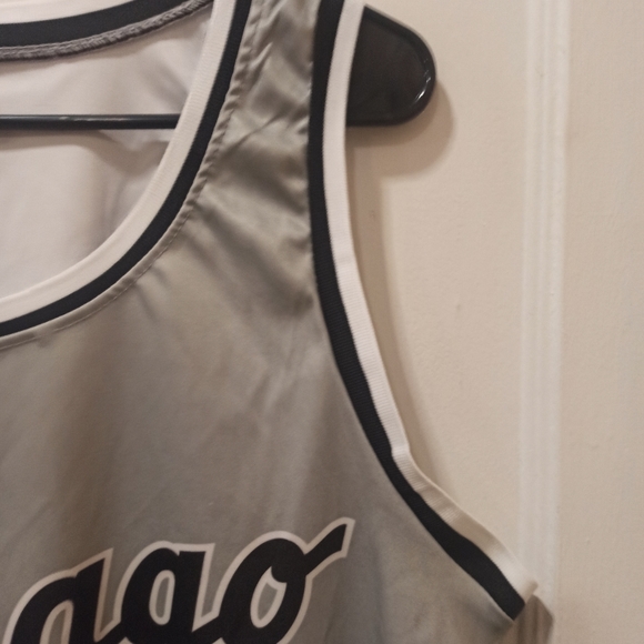 Chicago bulls basketball men's jersey. Size L - Picture 4 of 13